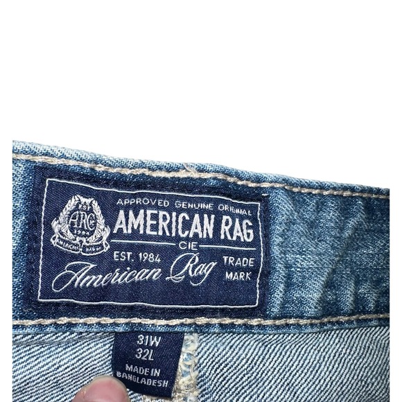 American Rag Men's Blue Jeans 31W 32L Straight Fit Distressed Light Wash - Picture 6 of 6